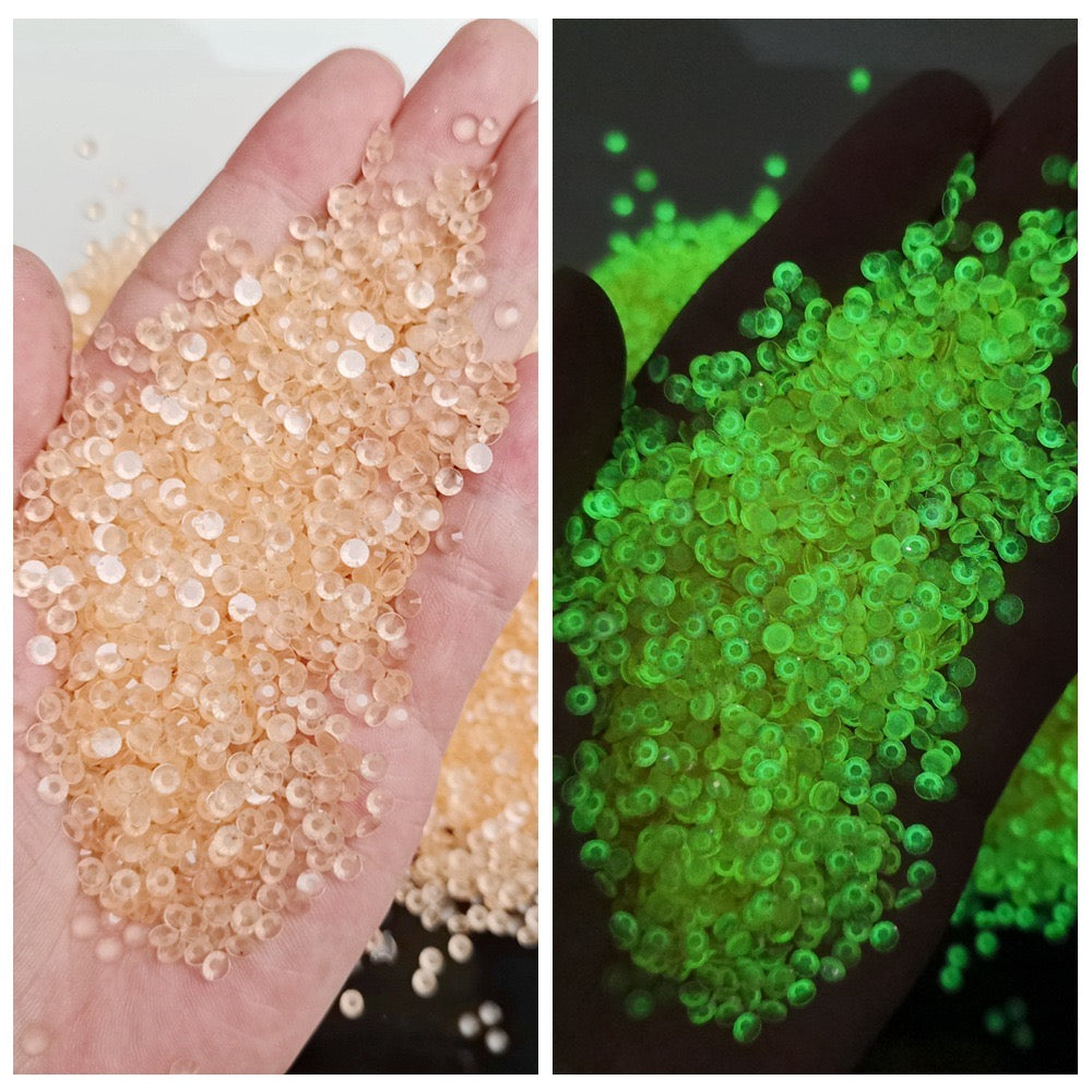 【A130】Glow In Dark Resin Rhinestones for DIY 3mm-5mm Mixed